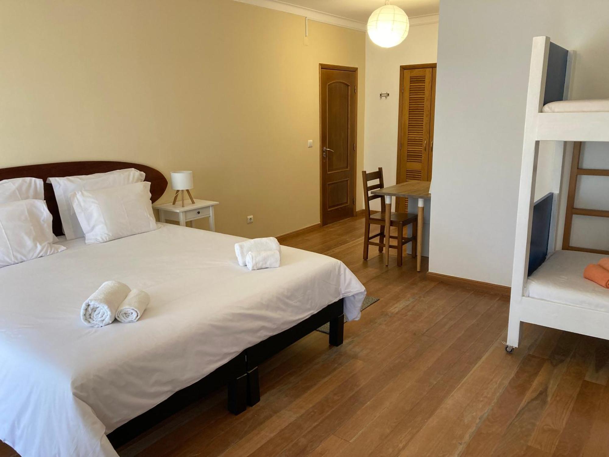Freesurfcamp & Hostel Baleal Bagian luar foto
