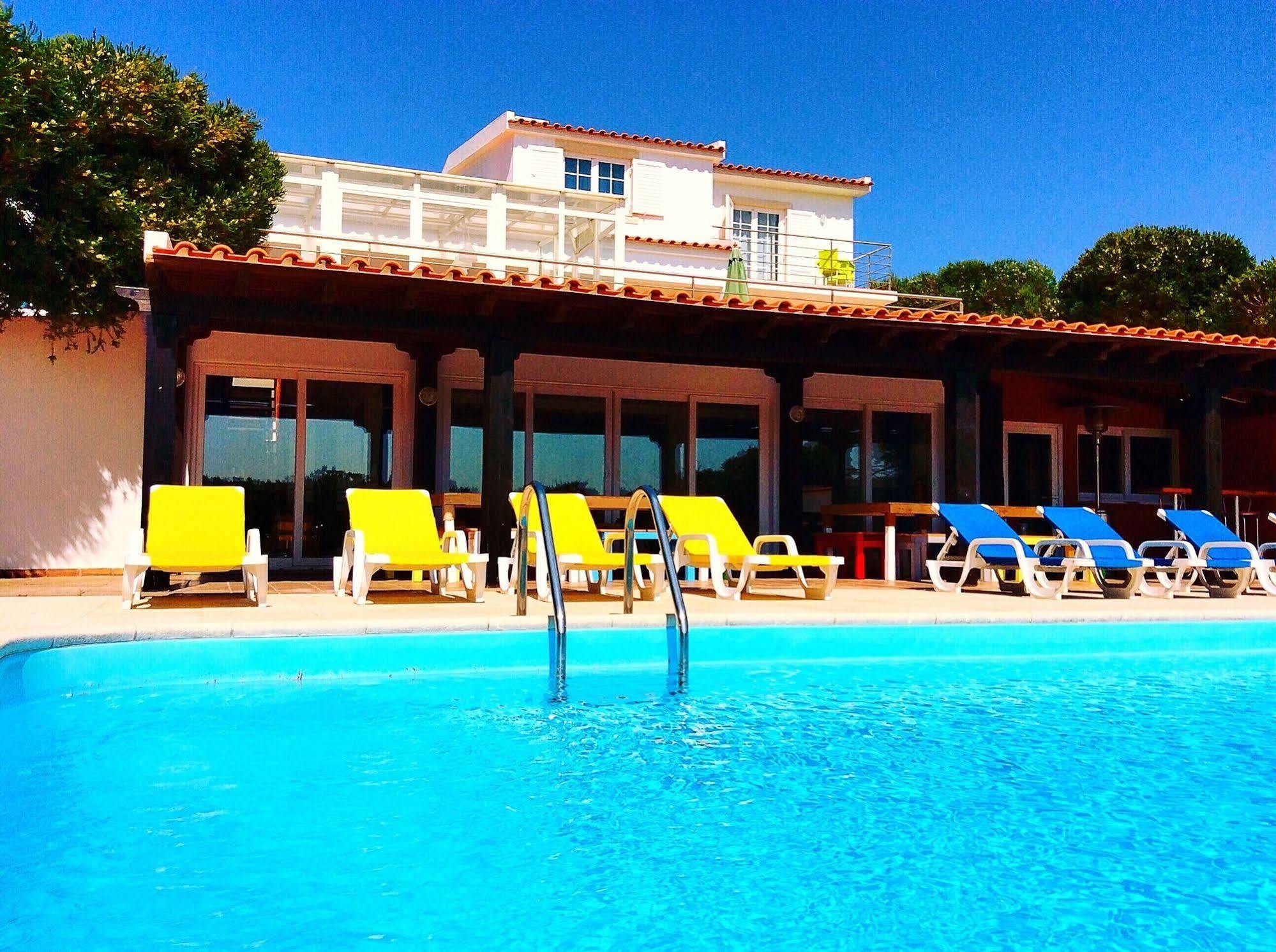 Freesurfcamp & Hostel Baleal Bagian luar foto